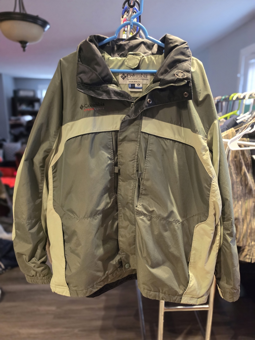 Columbia Men’s Olive & Tan Two-Tone Waterproof Rain Jacket
